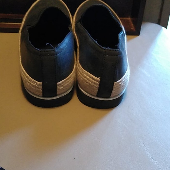 Chinese laundry - Picture 2 of 4